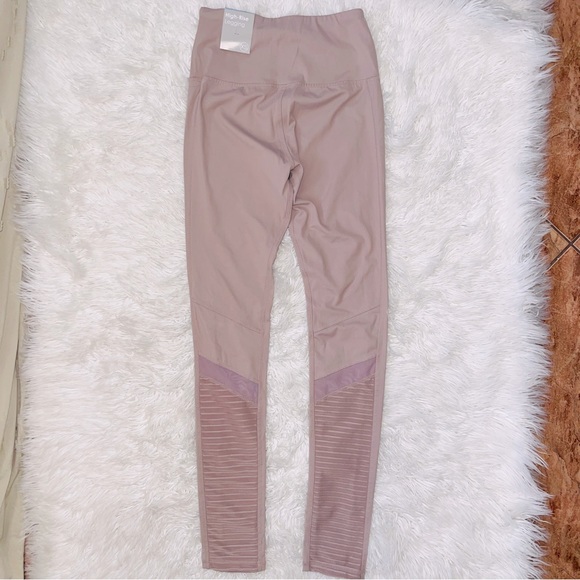 SOLD F21 Mauve Active High Rise Moto Leggings - Picture 3 of 10